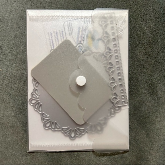 Sizzix 2 pcs Thinlits DOILY & DOILY BORDER with clear storage envelope - Picture 5 of 5